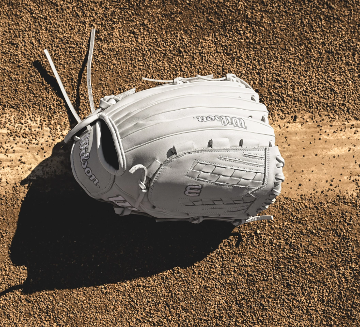 Wilson 2024-2025 A1000® V125 12.5” Outfield Fastpitch Softball Glove- Right Hand Throw