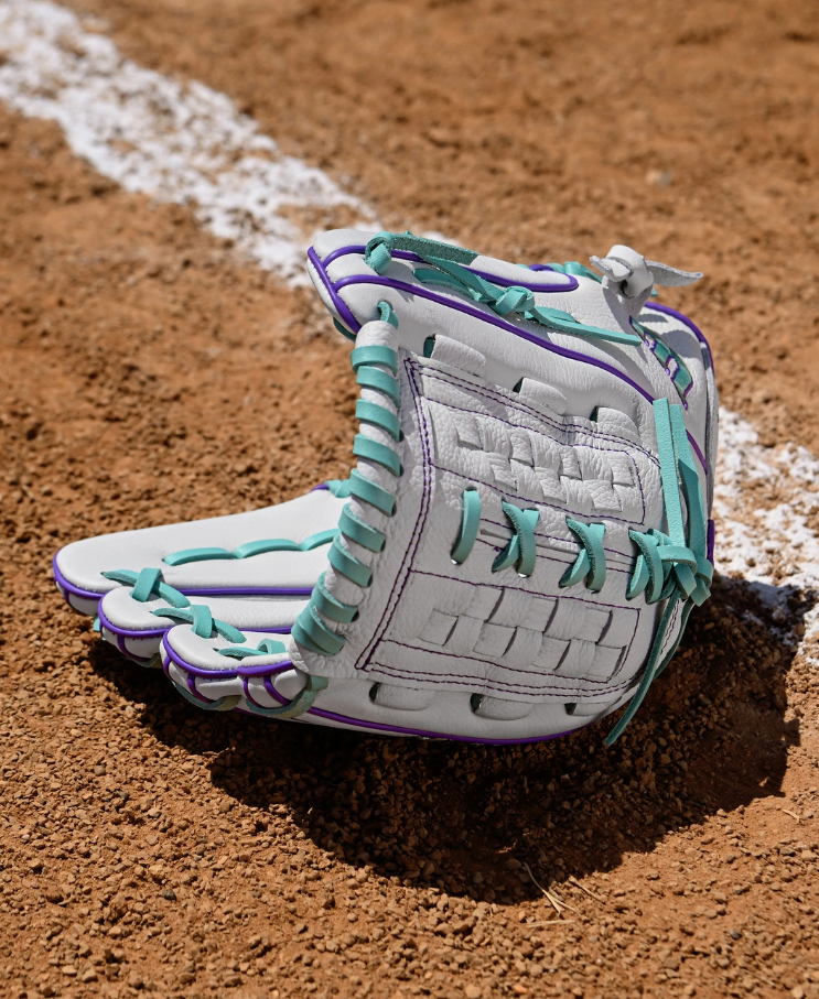 Wilson 2026 A500™ Siren 11.75" Youth Fastpitch Glove- Right Hand Throw