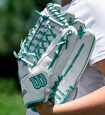 Wilson 2026 A1000® T125 12.5” Outfield Fastpitch Glove- Right Hand Throw
