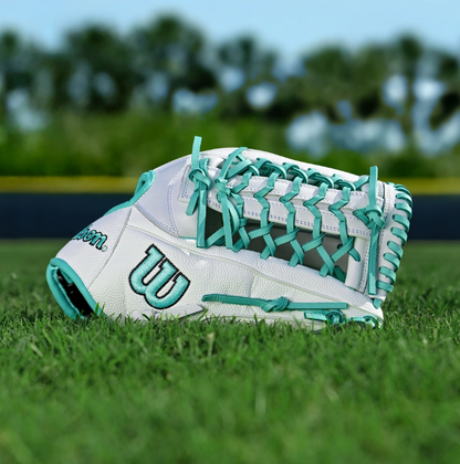 Wilson 2026 A1000® T125 12.5” Outfield Fastpitch Glove- Right Hand Throw