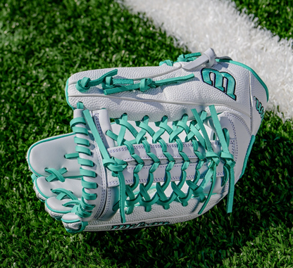 Wilson 2026 A1000® T125 12.5” Outfield Fastpitch Glove- Right Hand Throw