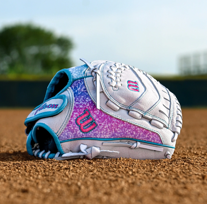 Wilson 2026 Flash™ 11.5" Youth Fastpitch Glove- Right Hand Throw