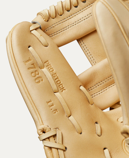 Wilson 2024 Baseball Classics Series A2000 1786 11.5” Infield Baseball Glove - Right Hand Throw