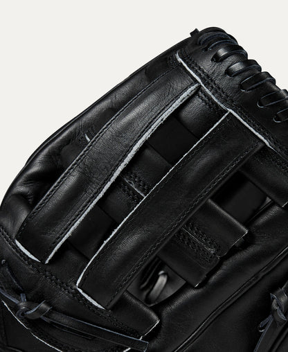 Wilson A2000 DW5 GD SERIES BLACK 12-Inch Infield Baseball Glove, Right Hand Throw